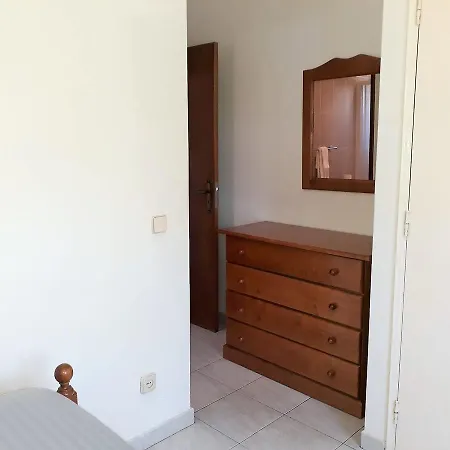 Apartment Mouramar- Garagem, Piscina & Wifi