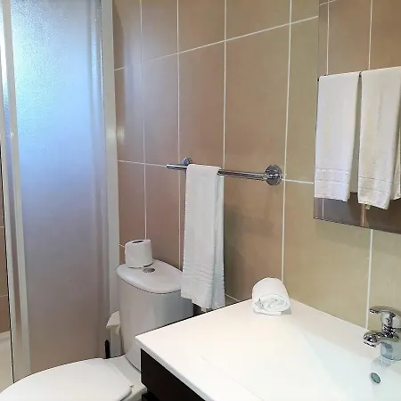 Apartment Mouramar- Garagem, Piscina & Wifi