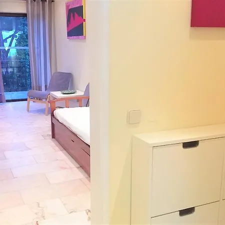 Apartment Mouramar- Garagem, Piscina & Wifi